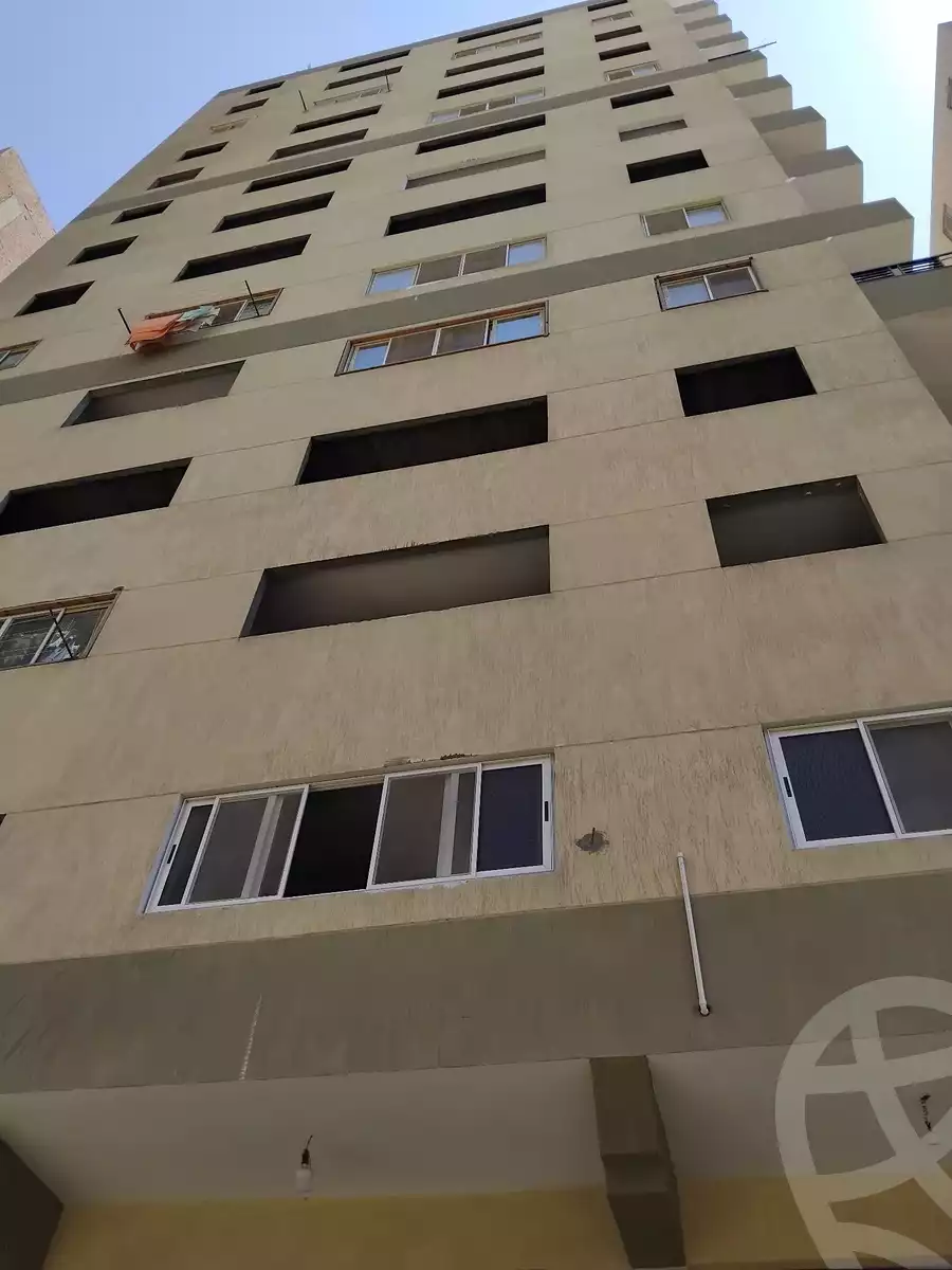 https://aqarmap.com.eg/ar/listing/6124459-for-sale-cairo-helwan-kwrnysh-hlwn