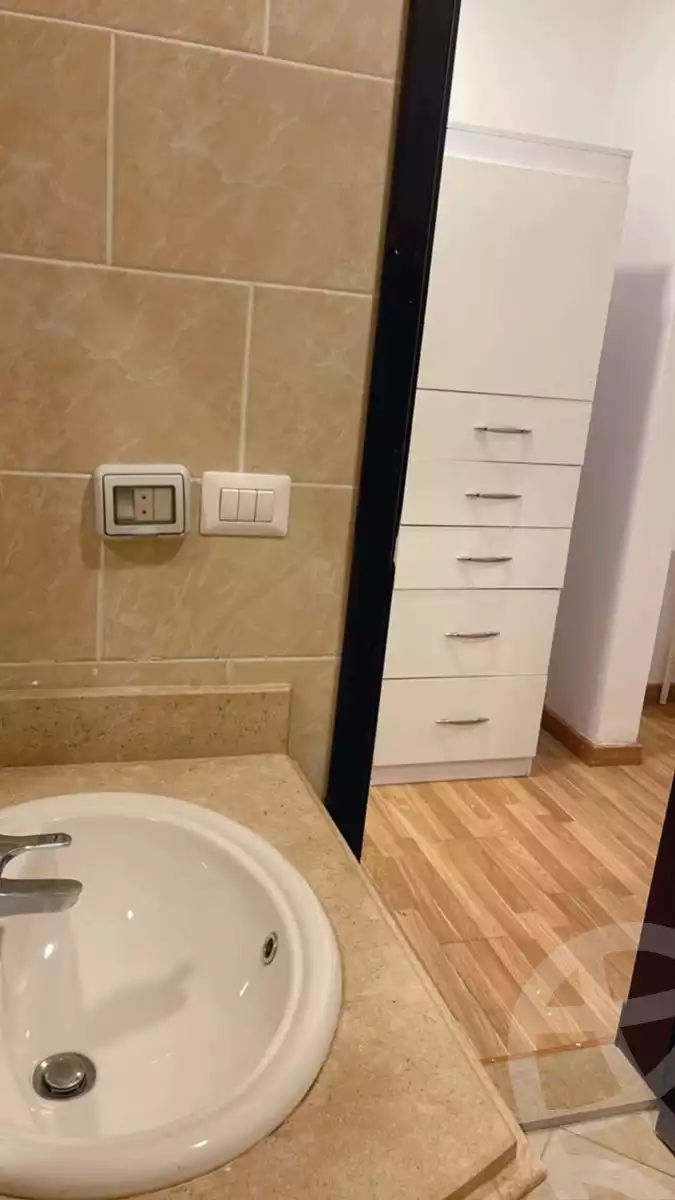 https://aqarmap.com.eg/ar/listing/6135821-for-rent-cairo-el-sheikh-zayed-city-compounds-dh-drys