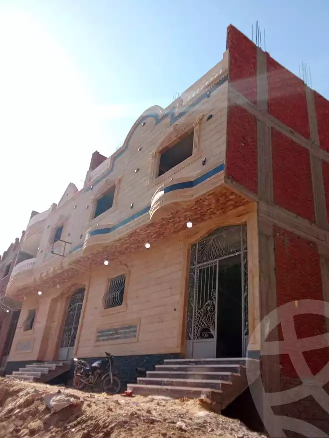 https://aqarmap.com.eg/ar/listing/6136332-for-sale-qalyubia-qlioub-blqs