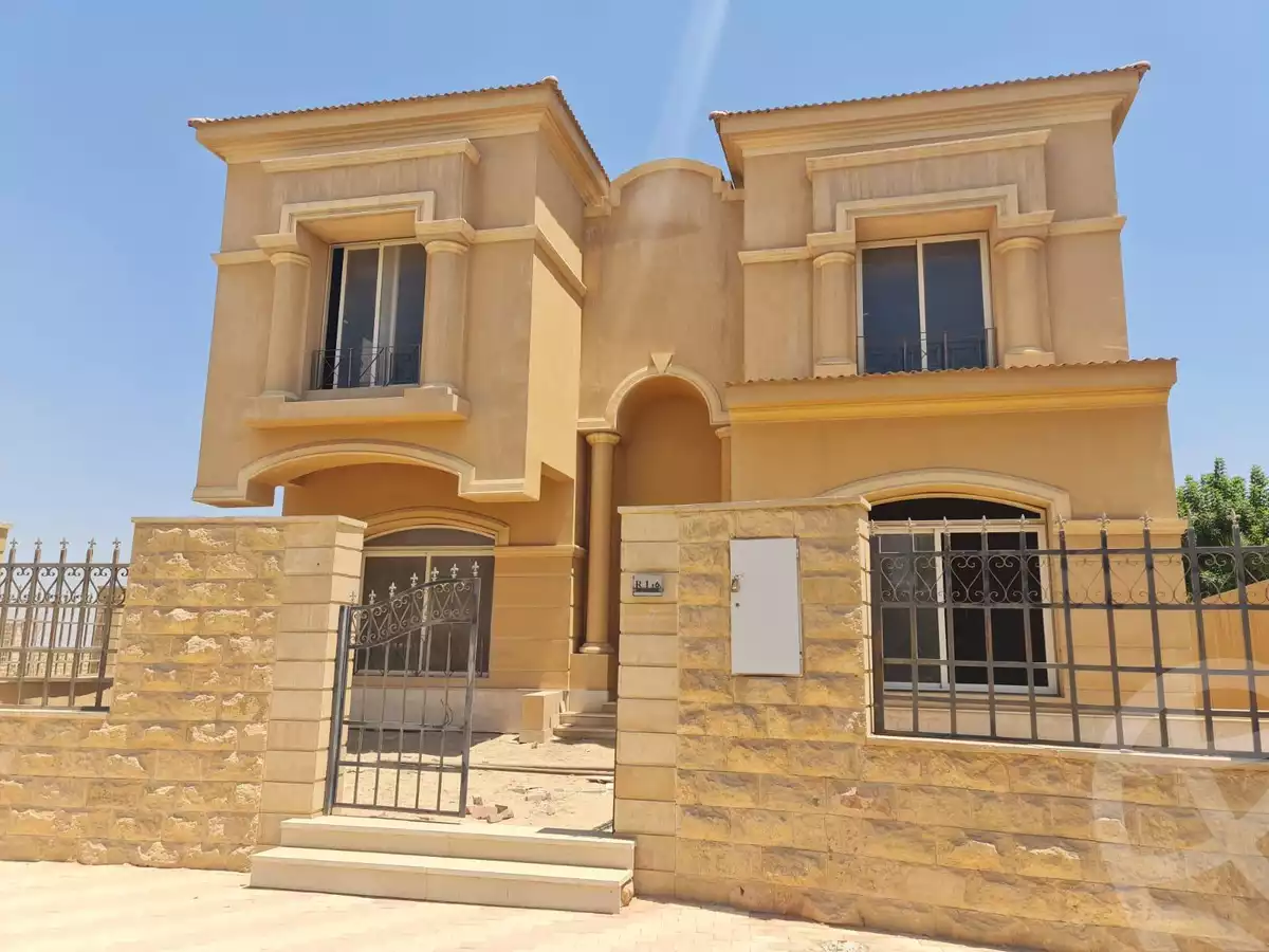 https://aqarmap.com.eg/ar/listing/6147687-for-sale-cairo-el-sheikh-zayed-city-compounds-royal-meadows