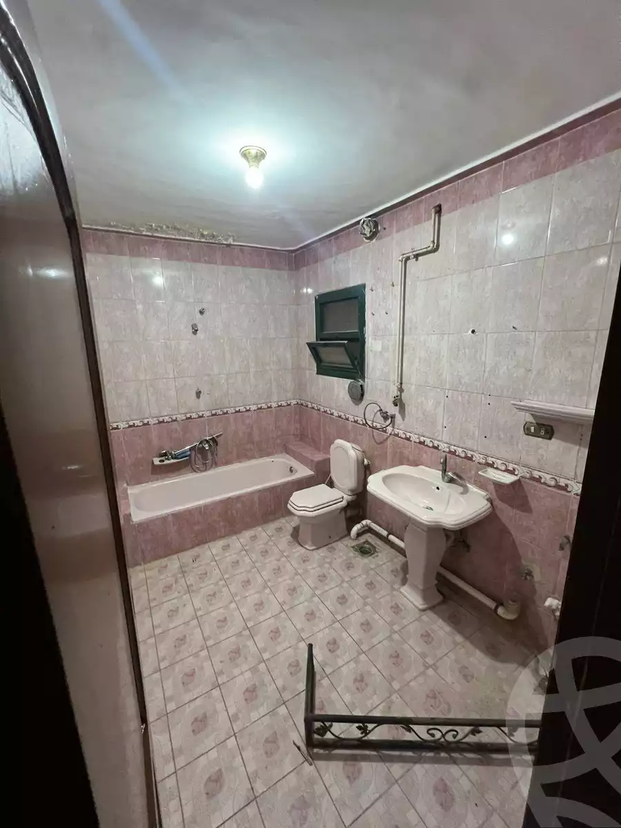 https://aqarmap.com.eg/ar/listing/6147770-for-sale-cairo-helwan-helwan-el-sharkeya-mostafa-safwat-st