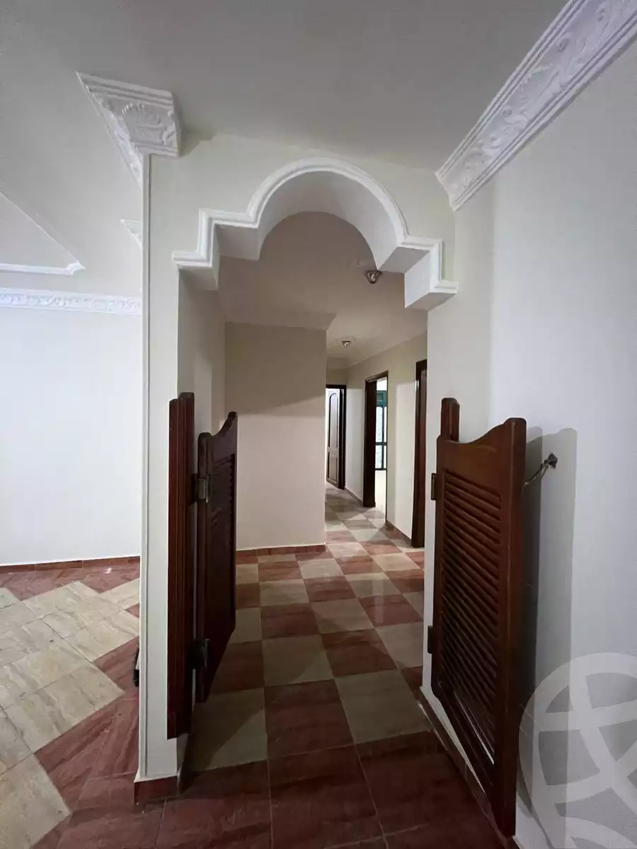 https://aqarmap.com.eg/ar/listing/6147770-for-sale-cairo-helwan-helwan-el-sharkeya-mostafa-safwat-st