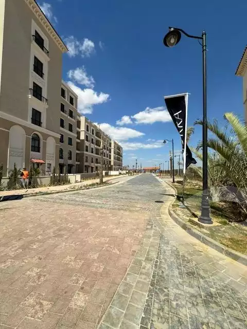 https://aqarmap.com.eg/en/listing/6152895-for-sale-cairo-el-sheikh-zayed-city-compounds-kmbwnd-fyldj-wyst-dr-llttwyr