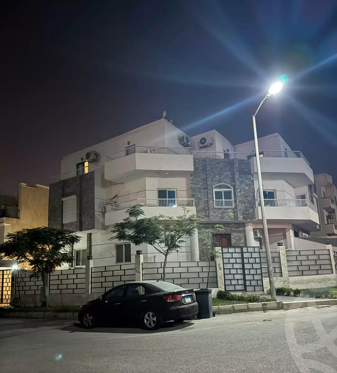 https://aqarmap.com.eg/en/listing/6153551-for-sale-cairo-el-sheikh-zayed-city-compounds-el-yasmeen-compound