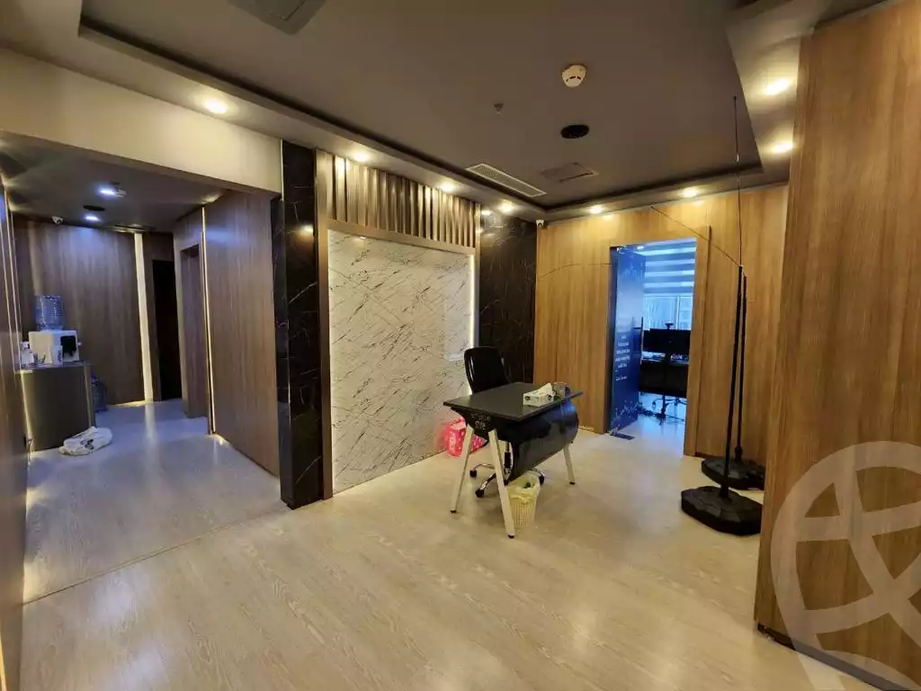 https://aqarmap.com.eg/ar/listing/6156500-for-rent-cairo-new-cairo-compounds-tryfywm-byzns-kwmblks-nm-llttwyr