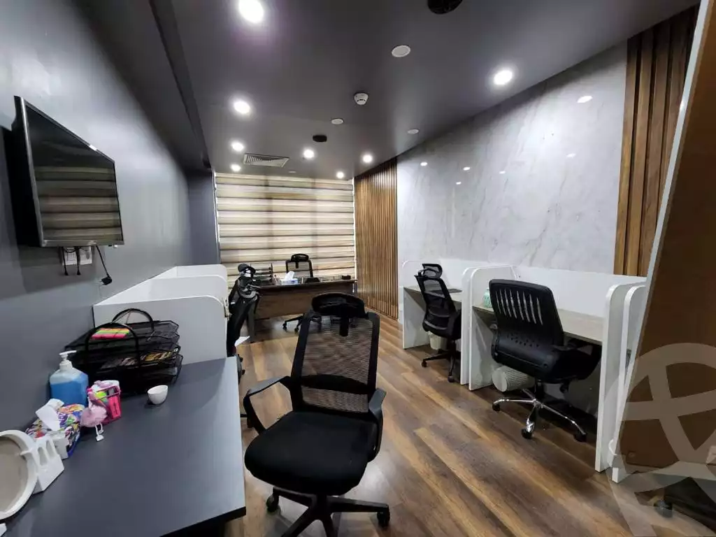 https://aqarmap.com.eg/ar/listing/6156500-for-rent-cairo-new-cairo-compounds-tryfywm-byzns-kwmblks-nm-llttwyr