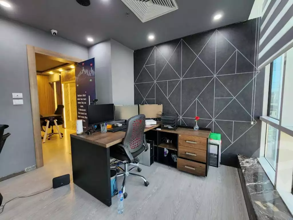 https://aqarmap.com.eg/ar/listing/6156500-for-rent-cairo-new-cairo-compounds-tryfywm-byzns-kwmblks-nm-llttwyr