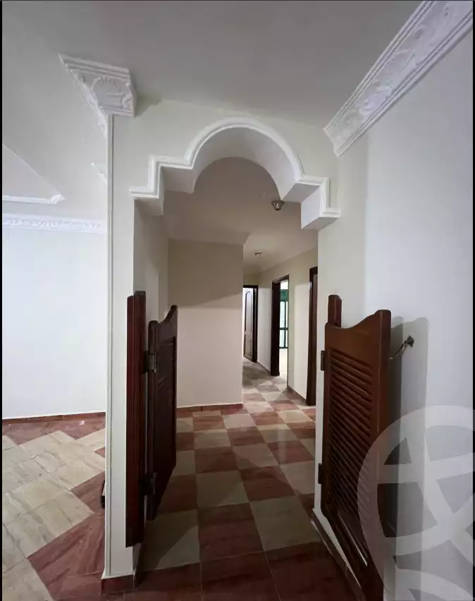 https://aqarmap.com.eg/ar/listing/6159726-for-sale-cairo-helwan-helwan-el-sharkeya-mostafa-safwat-st