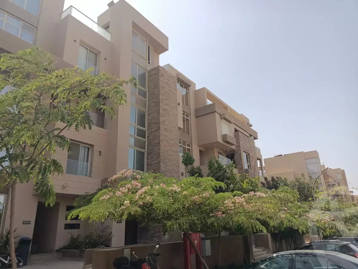 https://aqarmap.com.eg/en/listing/6166406-for-sale-cairo-6th-of-october-compounds-rayos