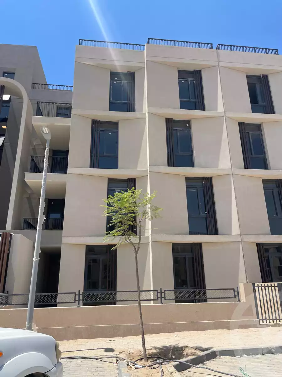 https://aqarmap.com.eg/en/listing/6166695-for-sale-cairo-el-sheikh-zayed-city-lshykh-zyd-ljdyd-vye