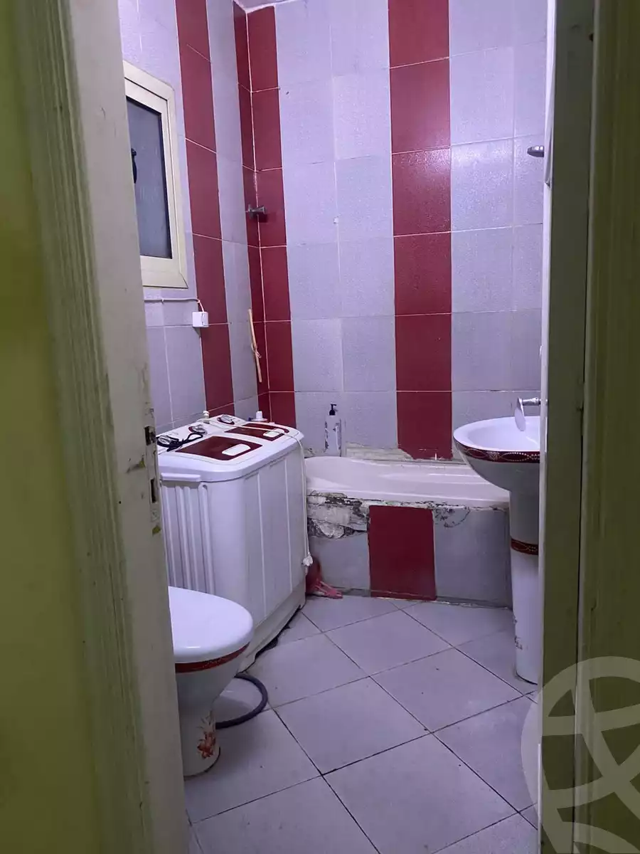https://aqarmap.com.eg/en/listing/6167487-for-sale-cairo-el-zaytun-hlmy-lzytwn-ibn-el-hakam-sq