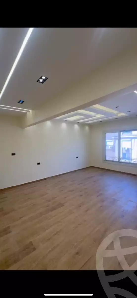 https://aqarmap.com.eg/en/listing/6170983-for-sale-cairo-el-sheikh-zayed-city-compounds-el-khamayel
