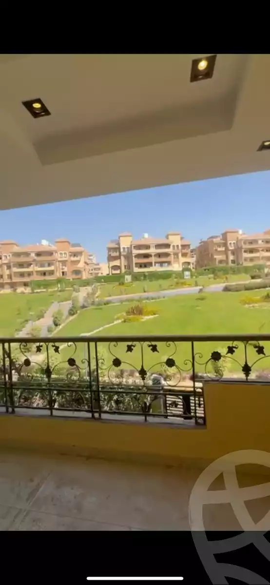 https://aqarmap.com.eg/en/listing/6170983-for-sale-cairo-el-sheikh-zayed-city-compounds-el-khamayel