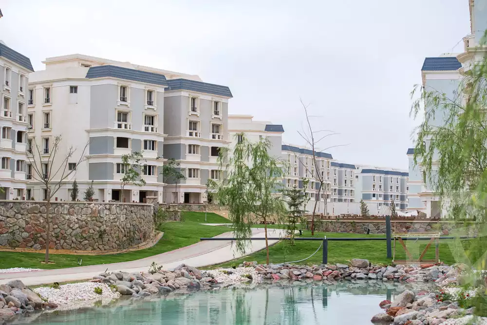 https://aqarmap.com.eg/ar/listing/6178066-for-sale-cairo-new-cairo-compounds-mountain-view-hyde-park