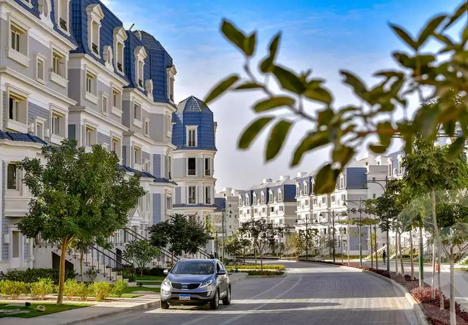 https://aqarmap.com.eg/ar/listing/6178067-for-sale-cairo-new-cairo-compounds-mountain-view-hyde-park