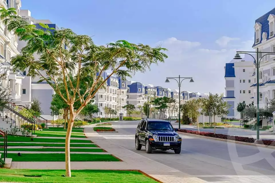 https://aqarmap.com.eg/ar/listing/6178147-for-sale-cairo-new-cairo-compounds-mountain-view-hyde-park