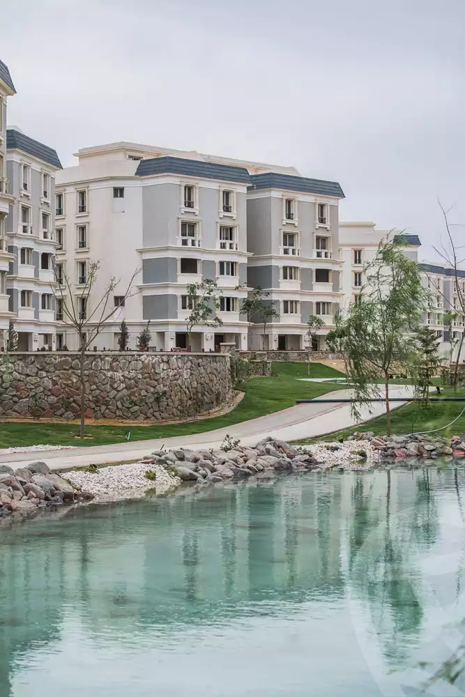 https://aqarmap.com.eg/en/listing/6178146-for-sale-cairo-new-cairo-compounds-mountain-view-hyde-park