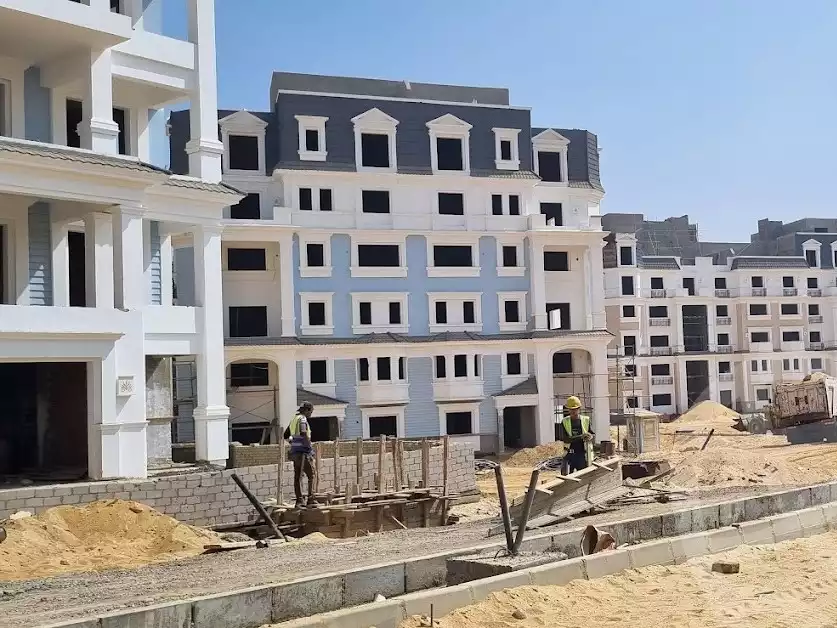 https://aqarmap.com.eg/ar/listing/6178261-for-sale-cairo-new-cairo-compounds-mwntn-fyw-y-syty-club-park-mountain-view-icity