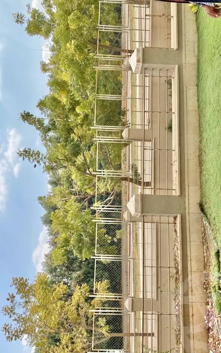 https://aqarmap.com.eg/ar/listing/6179638-for-sale-cairo-new-cairo-compounds-kmbwnd-fyldj-jyt-blm-hylz