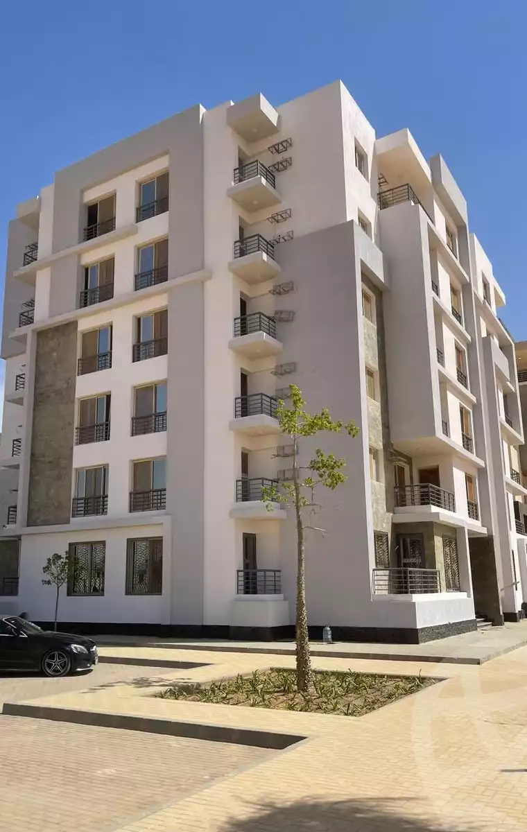 https://aqarmap.com.eg/en/listing/6179766-for-sale-cairo-el-sheikh-zayed-city-lshykh-zyd-ljdyd-west-view-residence-hdp