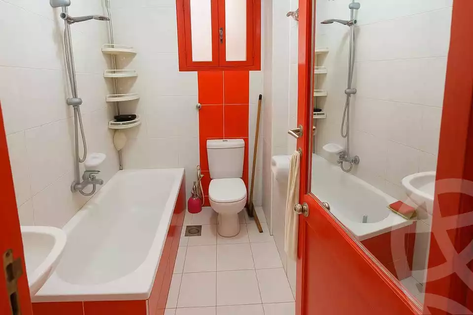 https://aqarmap.com.eg/ar/listing/6185315-for-sale-alexandria-moharram-bey-kanal-al-mahmoudeya-al-bahri-st