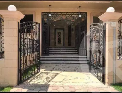 https://aqarmap.com.eg/ar/listing/6185395-for-sale-cairo-new-cairo-south-investors-mohammed-nagib-axis-st