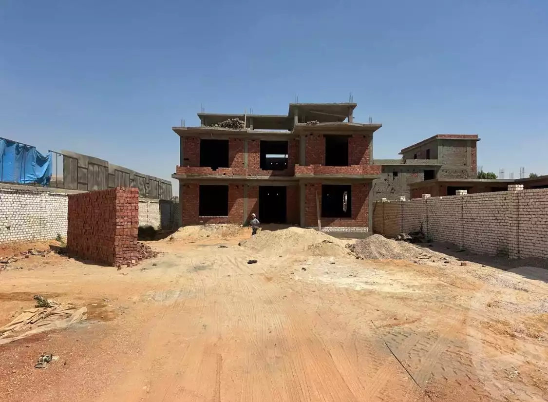 https://aqarmap.com.eg/ar/listing/6186923-for-sale-cairo-el-sheikh-zayed-city-lshykh-zyd-ljdyd-el-reef-el-oroby