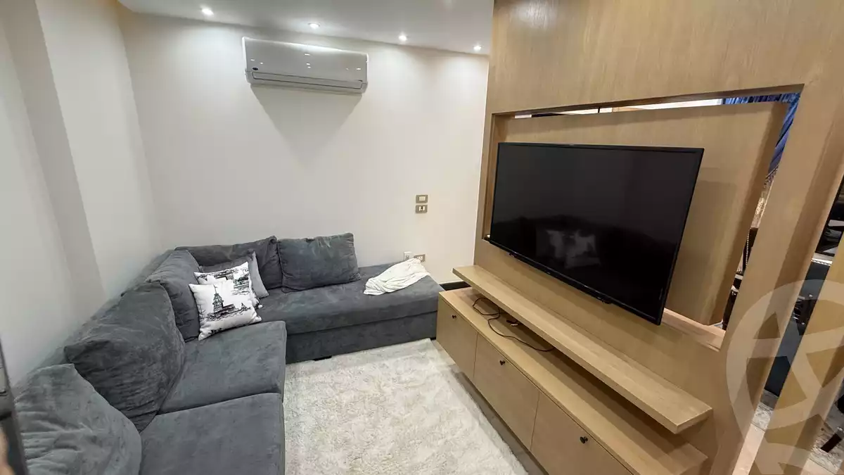 https://aqarmap.com.eg/ar/listing/6192581-for-rent-cairo-el-sheikh-zayed-city-el-hay-elthamen-area-3