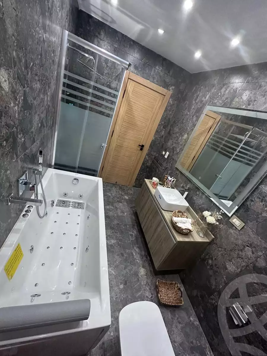 https://aqarmap.com.eg/ar/listing/6192581-for-rent-cairo-el-sheikh-zayed-city-el-hay-elthamen-area-3