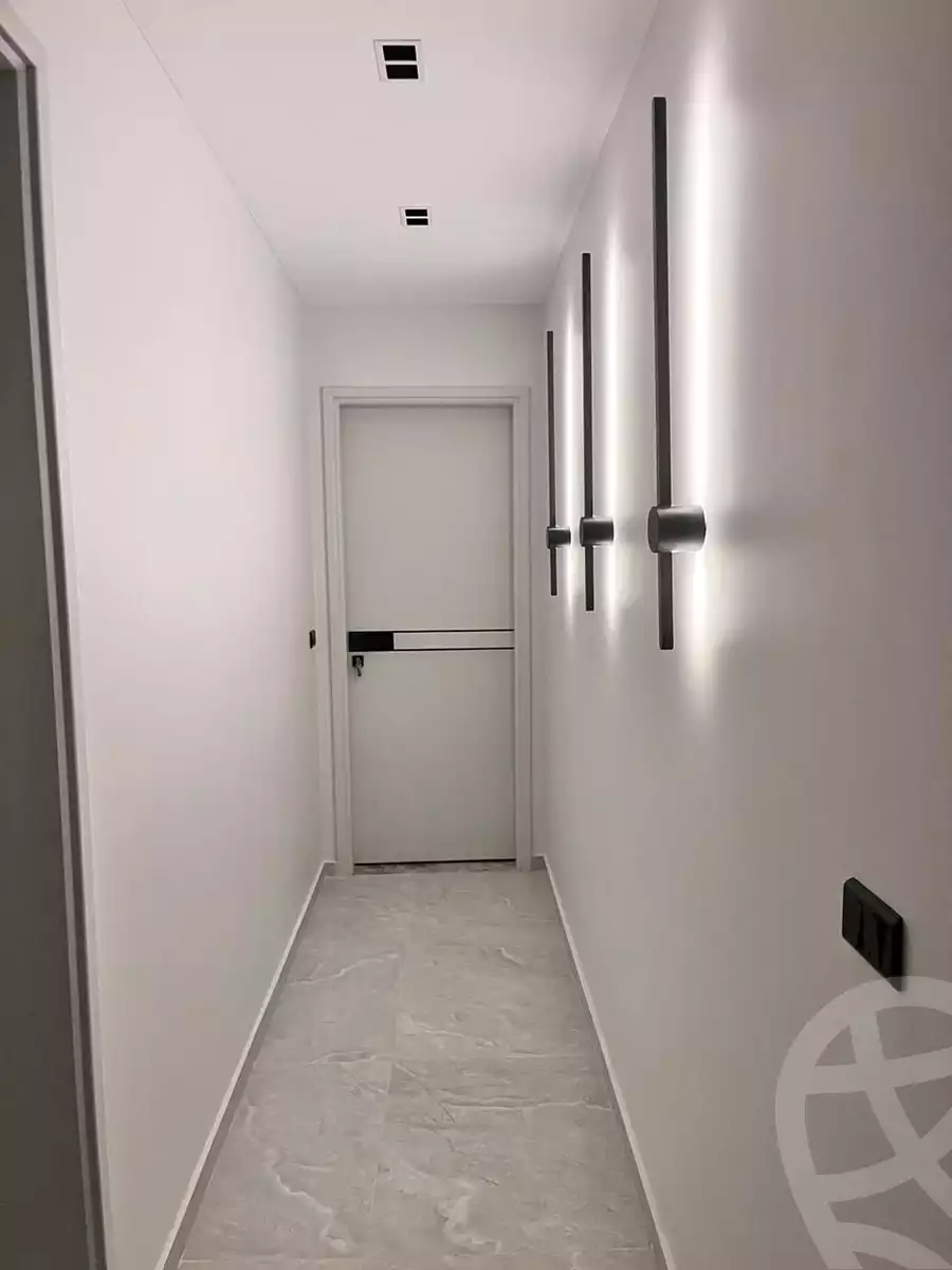 https://aqarmap.com.eg/en/listing/6197463-for-sale-cairo-new-cairo-compounds-rock-vera-compound