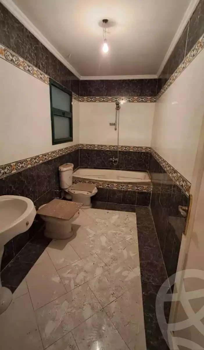 https://aqarmap.com.eg/en/listing/6208160-for-sale-alexandria-ganaklis-el-arwam-church-st