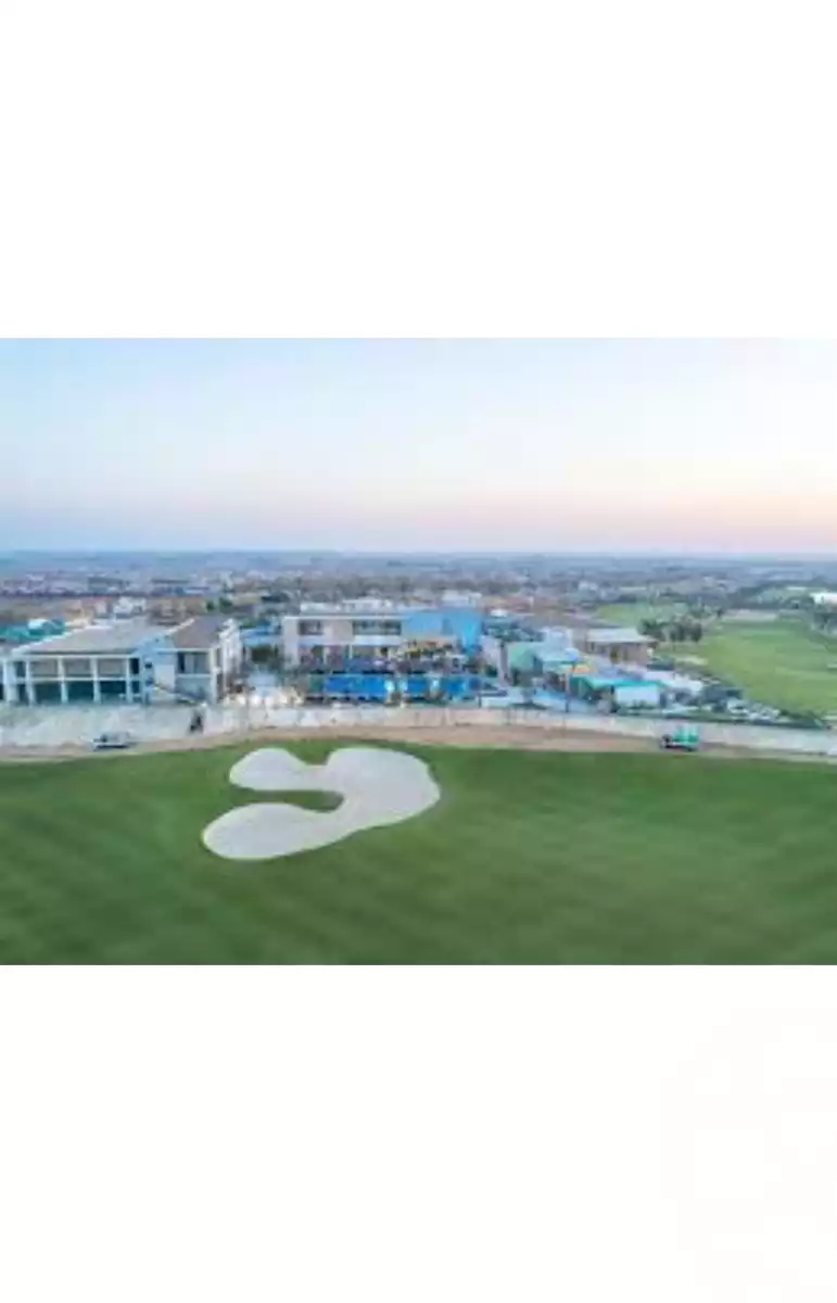 https://aqarmap.com.eg/ar/listing/6208292-for-sale-cairo-el-sheikh-zayed-city-compounds-kmbwnd-ljry-swdyk