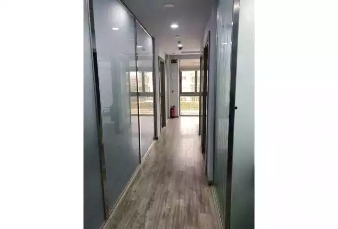 https://aqarmap.com.eg/ar/listing/6209702-for-rent-cairo-el-sheikh-zayed-city-compounds-the-courtyard-mall-dorra