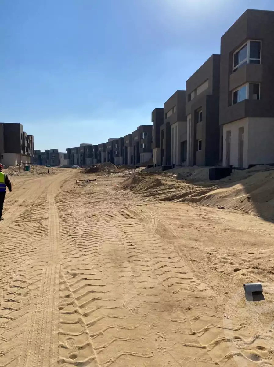https://aqarmap.com.eg/en/listing/6212973-for-sale-cairo-el-sheikh-zayed-city-compounds-etapa