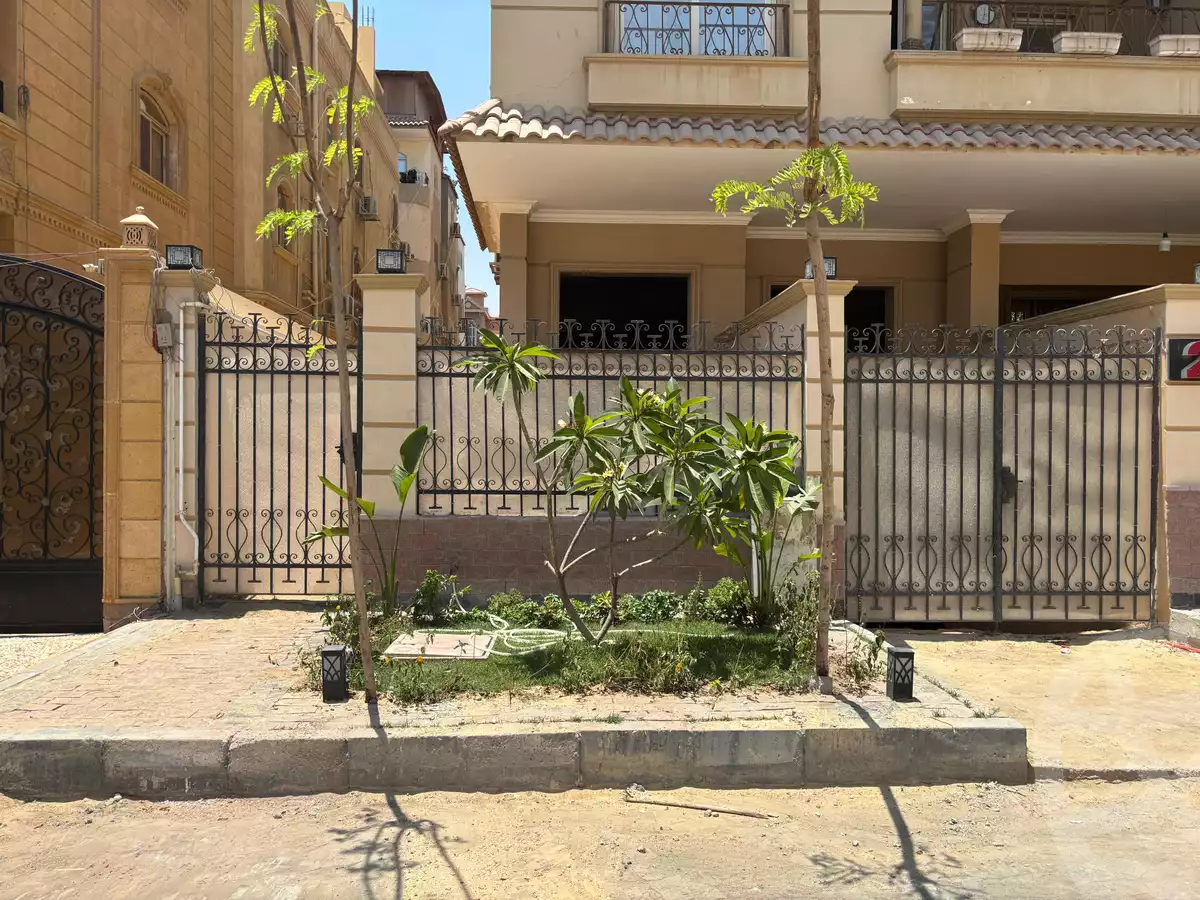 https://aqarmap.com.eg/en/listing/6213006-for-sale-cairo-new-cairo-el-narges-el-narges-2-pilot-halawany-st