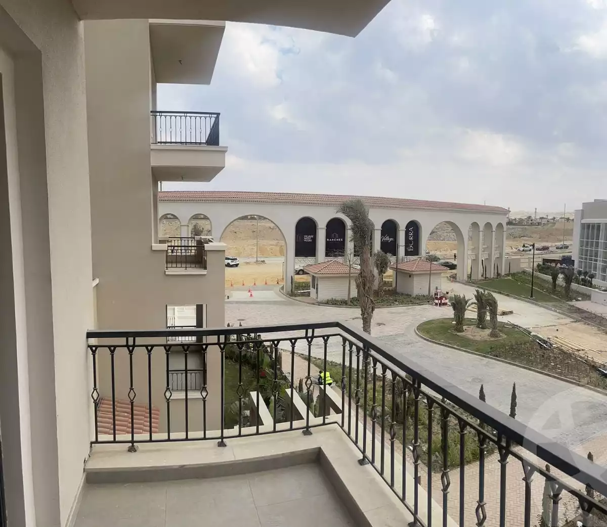 https://aqarmap.com.eg/ar/listing/6213289-for-sale-cairo-el-sheikh-zayed-city-compounds-kmbwnd-fyldj-wyst-dr-llttwyr