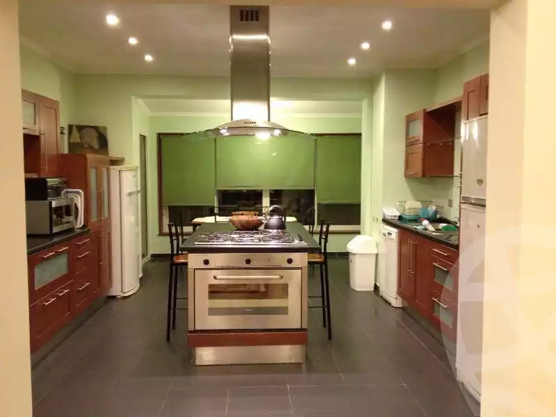 https://aqarmap.com.eg/en/listing/6216522-for-sale-cairo-el-sheikh-zayed-city-compounds-royal-city