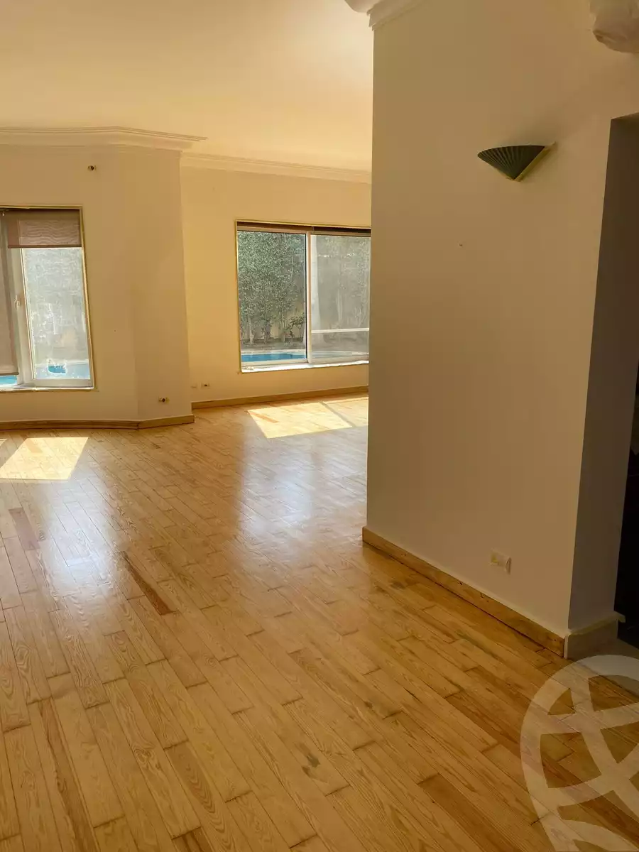 https://aqarmap.com.eg/en/listing/6216522-for-sale-cairo-el-sheikh-zayed-city-compounds-royal-city