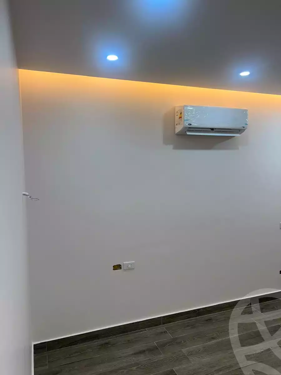 https://aqarmap.com.eg/ar/listing/6218714-for-rent-cairo-new-cairo-compounds-mountain-view-hyde-park