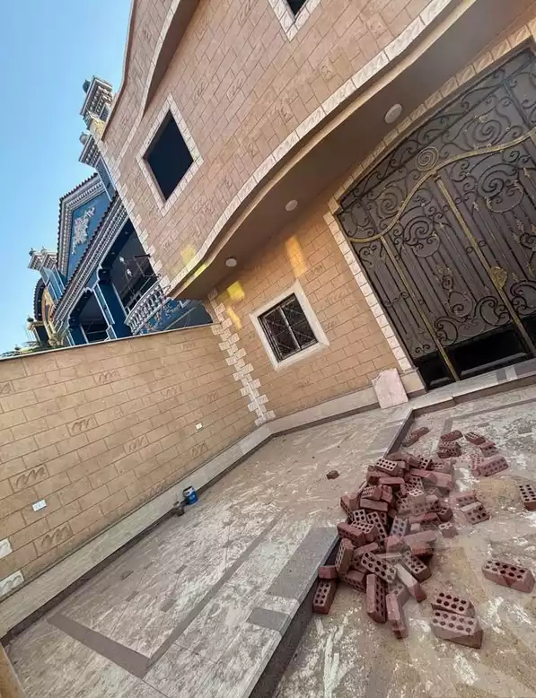 https://aqarmap.com.eg/en/listing/6220256-for-sale-qalyubia-qlioub-blqs