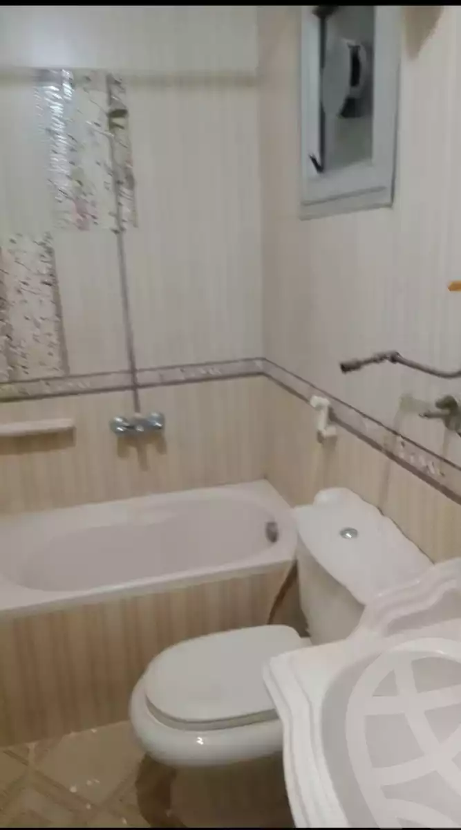 https://aqarmap.com.eg/ar/listing/6221874-for-rent-cairo-helwan-helwan-el-sharkeya-borhan-st