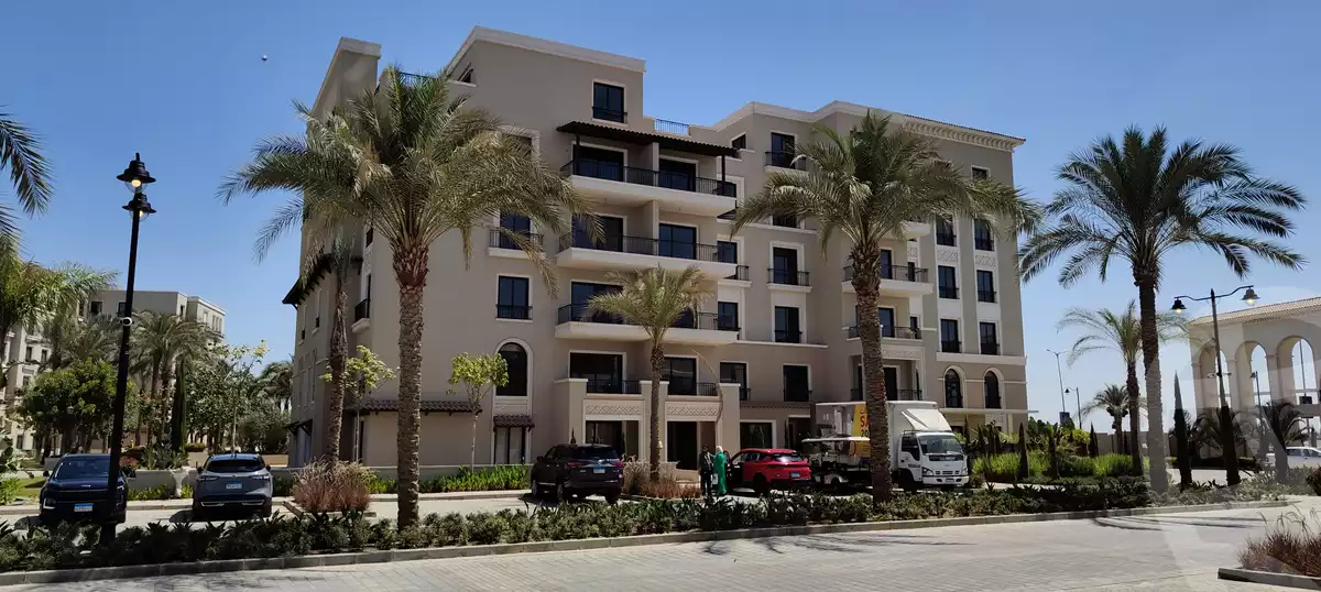 https://aqarmap.com.eg/en/listing/6222465-for-sale-cairo-el-sheikh-zayed-city-compounds-kmbwnd-fyldj-wyst-dr-llttwyr