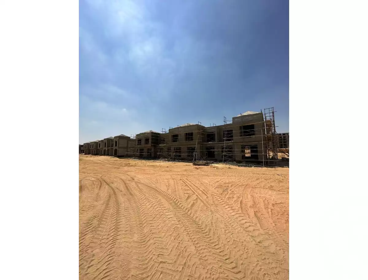 https://aqarmap.com.eg/en/listing/6222684-for-sale-cairo-el-sheikh-zayed-city-compounds-kmbwnd-fyldj-wyst-dr-llttwyr