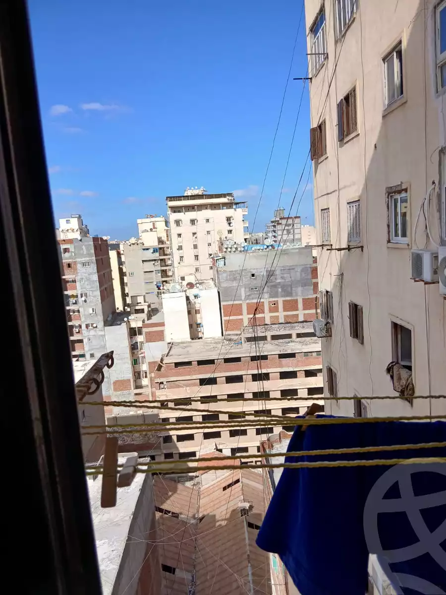 https://aqarmap.com.eg/ar/listing/6225515-for-sale-alexandria-moharram-bey-kanal-al-mahmoudeya-al-bahri-st