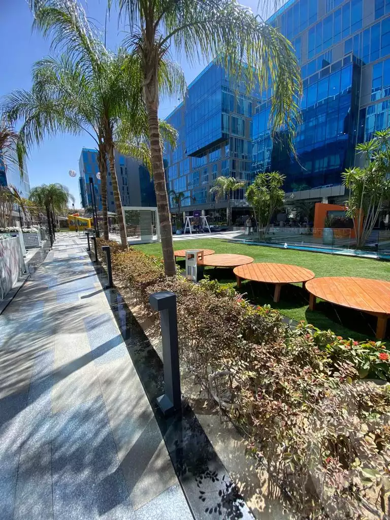 https://aqarmap.com.eg/en/listing/6232275-for-sale-cairo-el-sheikh-zayed-city-compounds-capital-business-park
