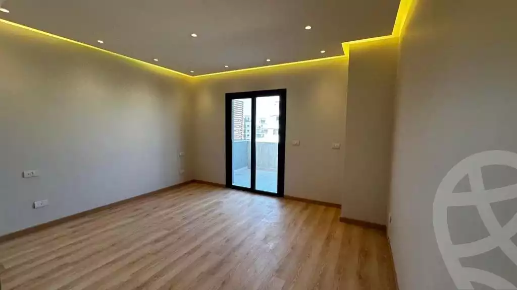 https://aqarmap.com.eg/ar/listing/6234644-for-rent-cairo-new-cairo-compounds-villette-kmbwnd-sky-kwndwz-swdyk-villette
