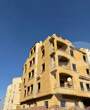 https://aqarmap.com.eg/ar/listing/6234865-for-sale-cairo-el-shorouk-lhy-lwl-shrq-neighborhood-1