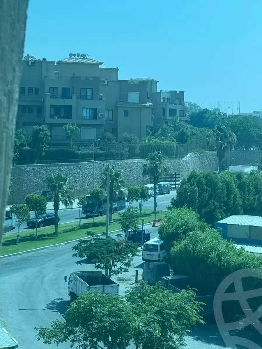 https://aqarmap.com.eg/en/listing/6235226-for-sale-cairo-el-sheikh-zayed-city-compounds-beverly-hills