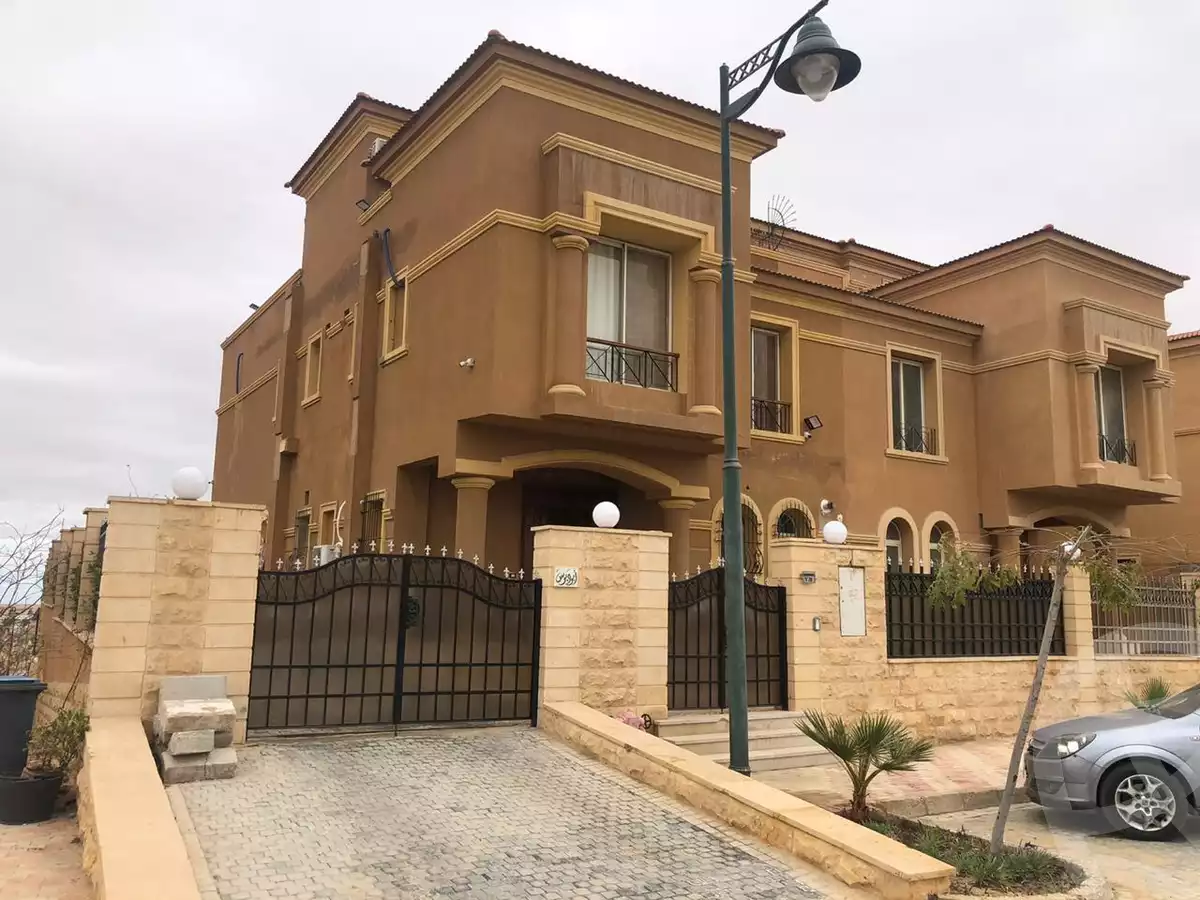 https://aqarmap.com.eg/en/listing/6237676-for-sale-cairo-el-sheikh-zayed-city-compounds-royal-meadows