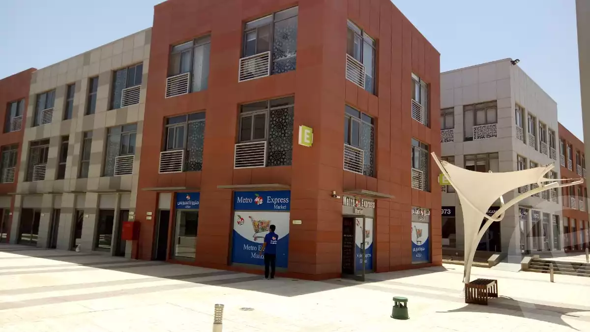 https://aqarmap.com.eg/ar/listing/6237997-for-sale-cairo-el-sheikh-zayed-city-compounds-the-courtyard-mall-dorra